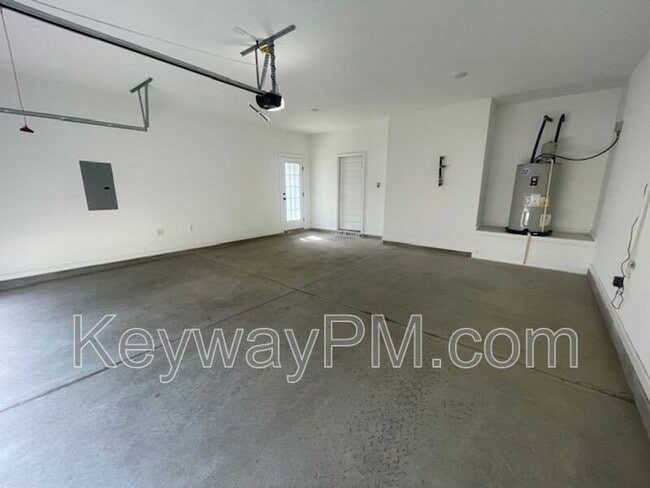 Building Photo - 905 Sandpiper Xing