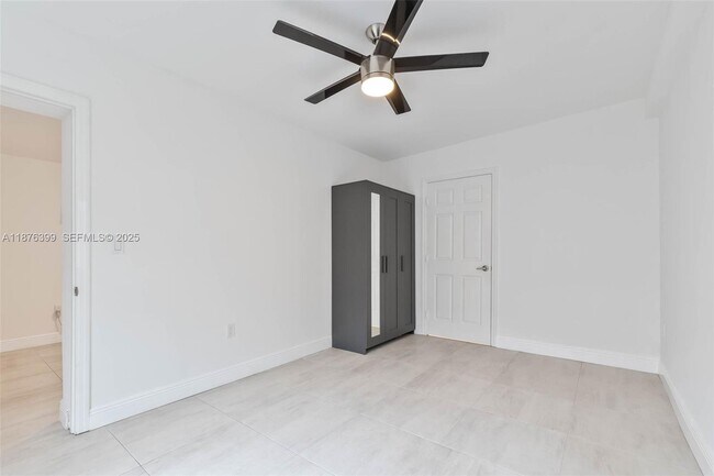 Building Photo - 259 NE 56th St