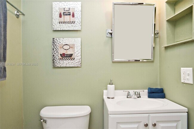 Building Photo - 458 SE Doat St