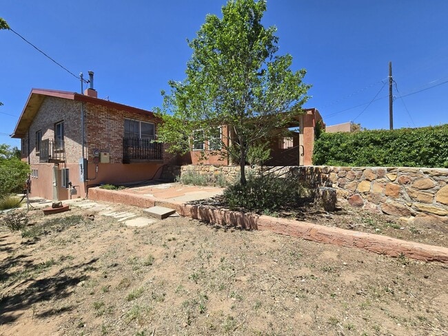 Building Photo - 166 Galisteo Ln