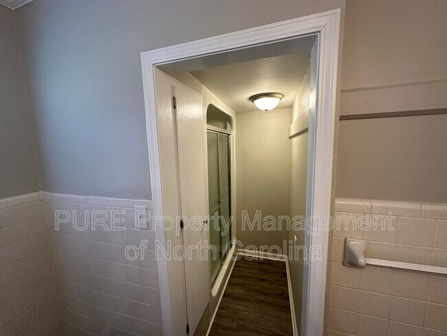 Building Photo - 1103 Jackson St