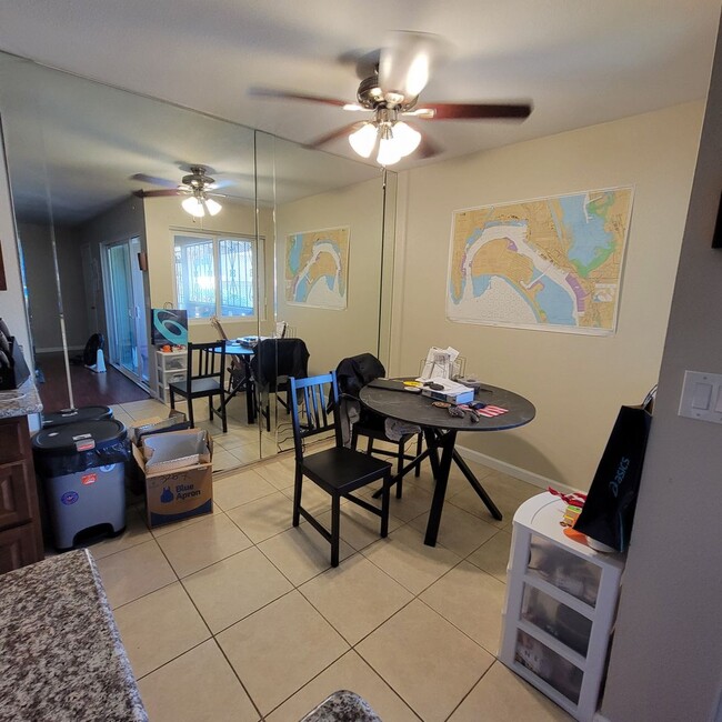 Building Photo - Spacious 2 bedroom 1 bathroom Condo with L...