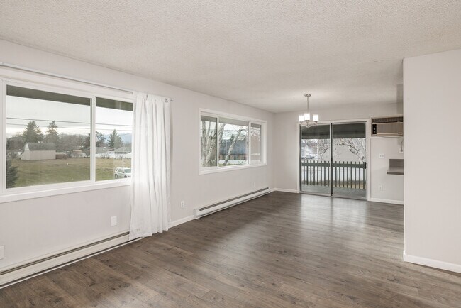 Building Photo - 605 N Virginia Ct