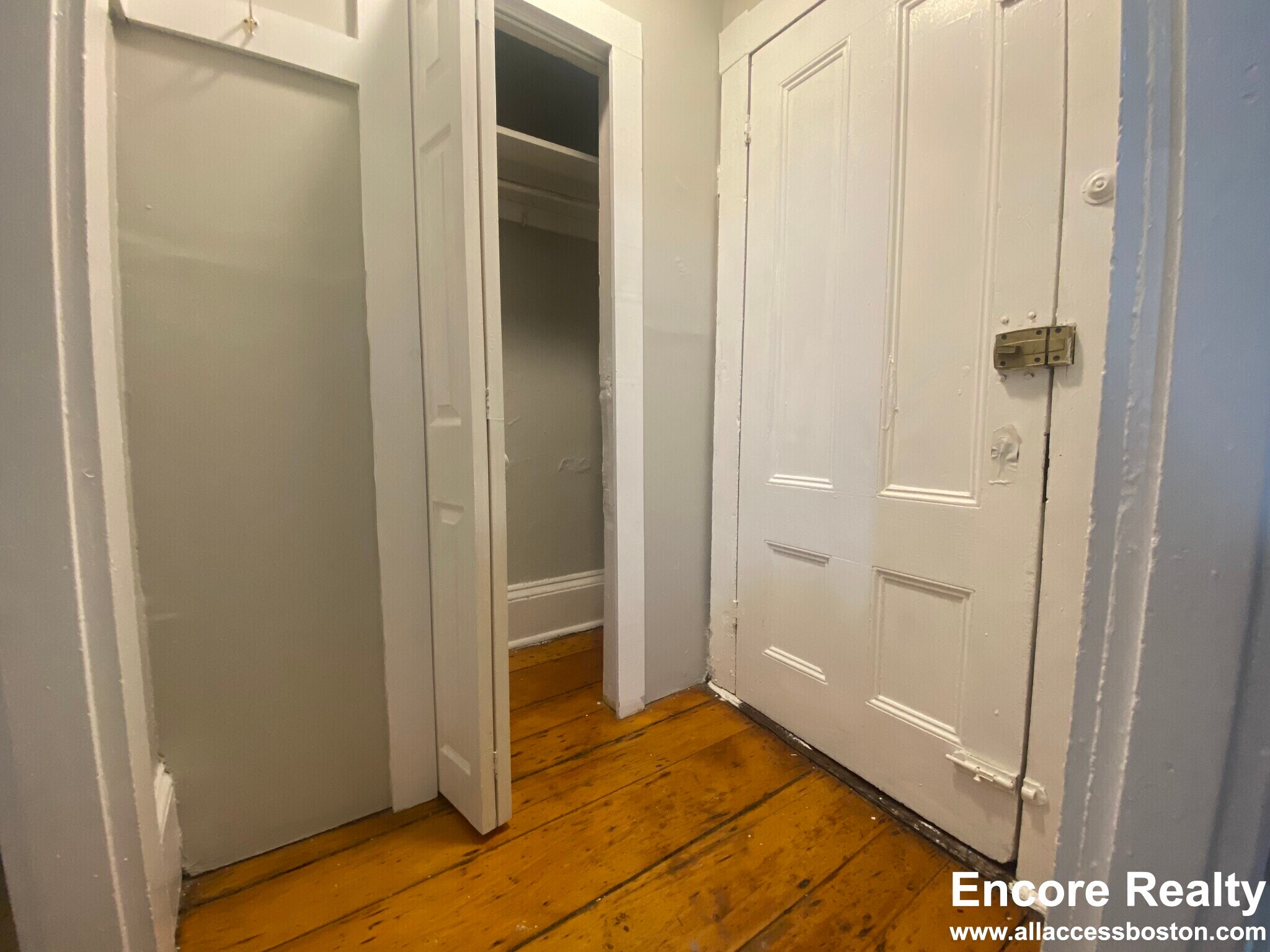 Building Photo - 3 Champney Pl