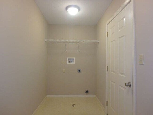 Building Photo - Nice 3 Bed 2 Bath House In Bearfield Meadows!