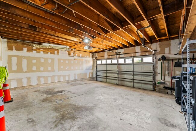 Building Photo - 71 Hideaway Dr