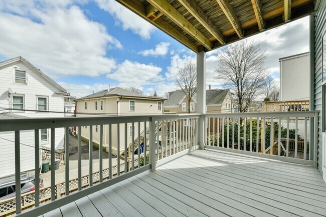 Building Photo - 14-16-16 Newport St