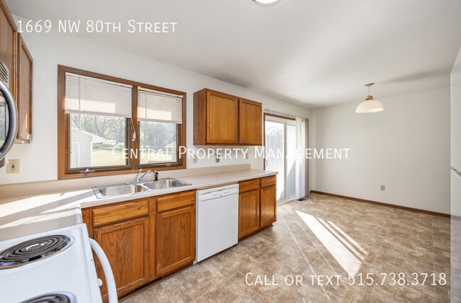 Building Photo - 1669 NW 80th St