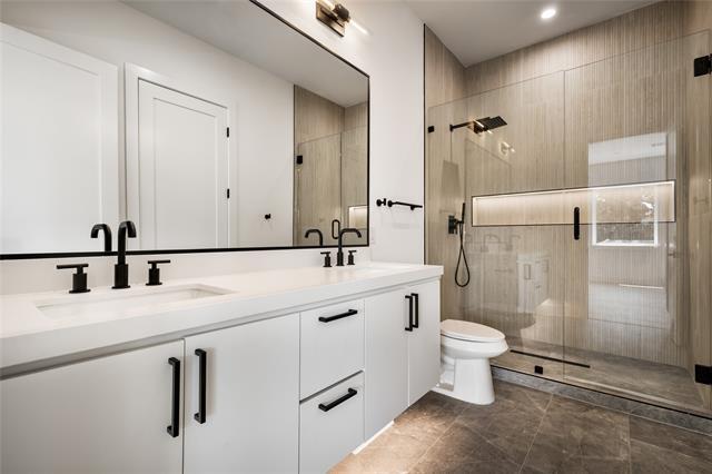 Building Photo - 2002 Angelina Dr