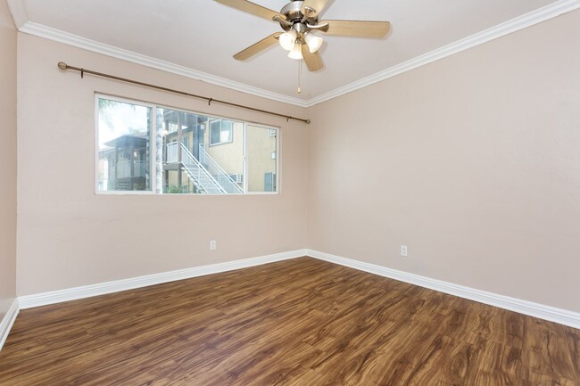 Building Photo - Cute Condo in College Area!