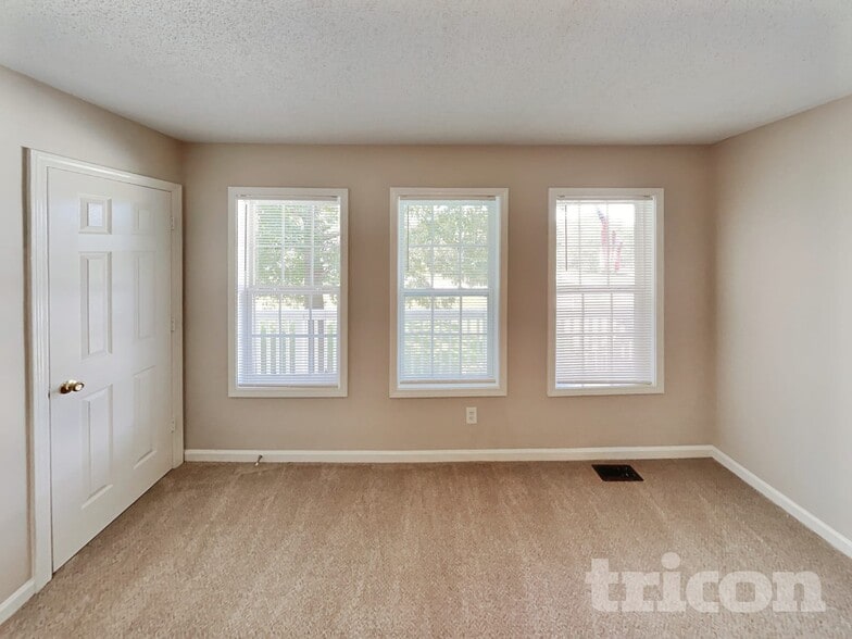 Building Photo - 37 Abbotsford Dr