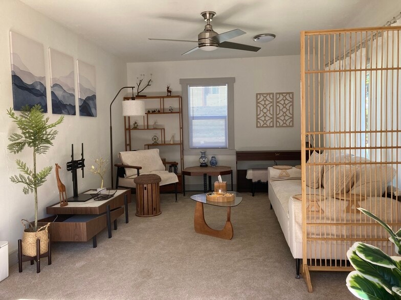 Building Photo - 3421 Belmont Ave