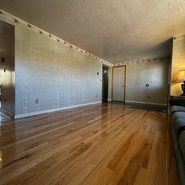 Building Photo - 160 Sioux Cir