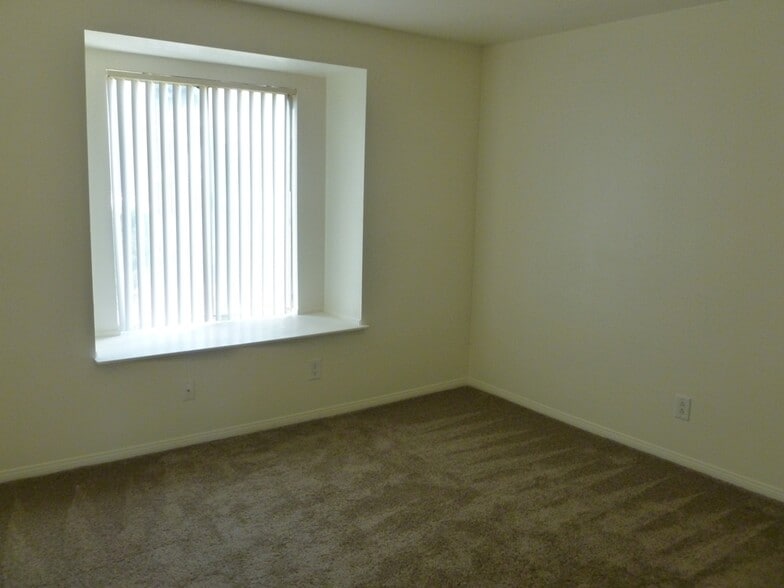 Building Photo - 7300 Pirates Cove Rd