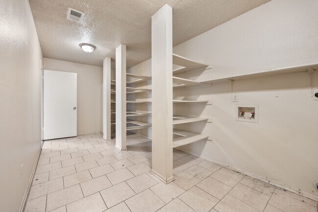 Building Photo - Large Open Floor Plan in Longs Creek!!!