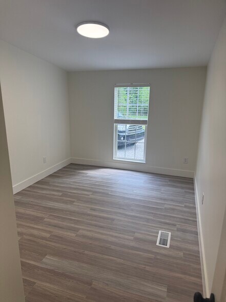 Building Photo - 2430 Little Hickman Rd