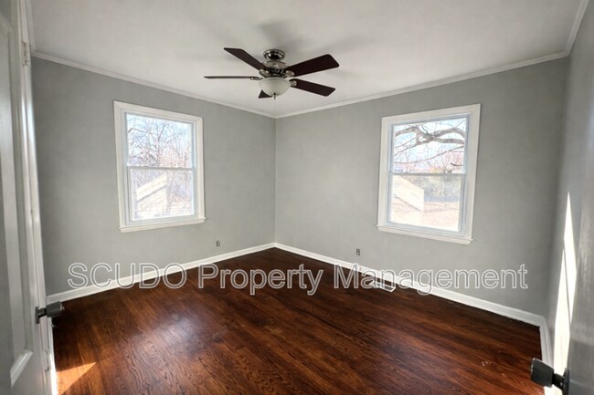 Building Photo - 12509 E 53rd St