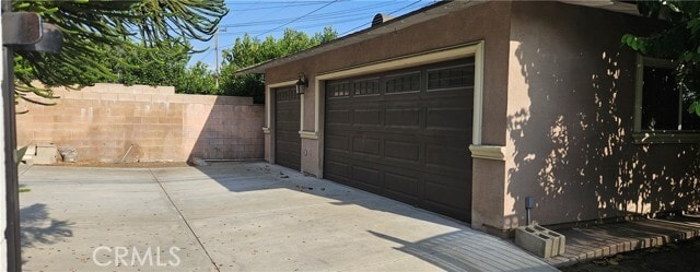 Building Photo - 402 E Cypress Ave