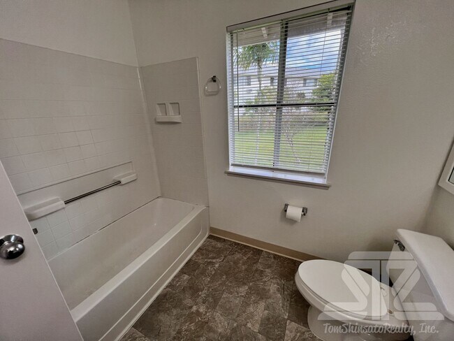 Building Photo - 2 bed/2 bath/2 parking townhouse in Mililani Mauka!