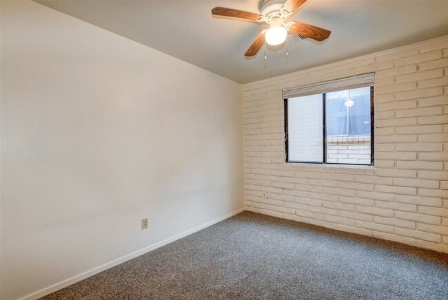Building Photo - 564 1st St