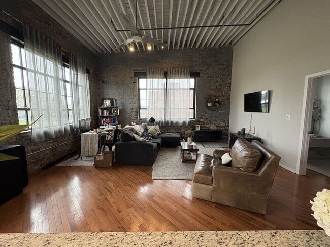 Building Photo - 1509 E Baltimore St