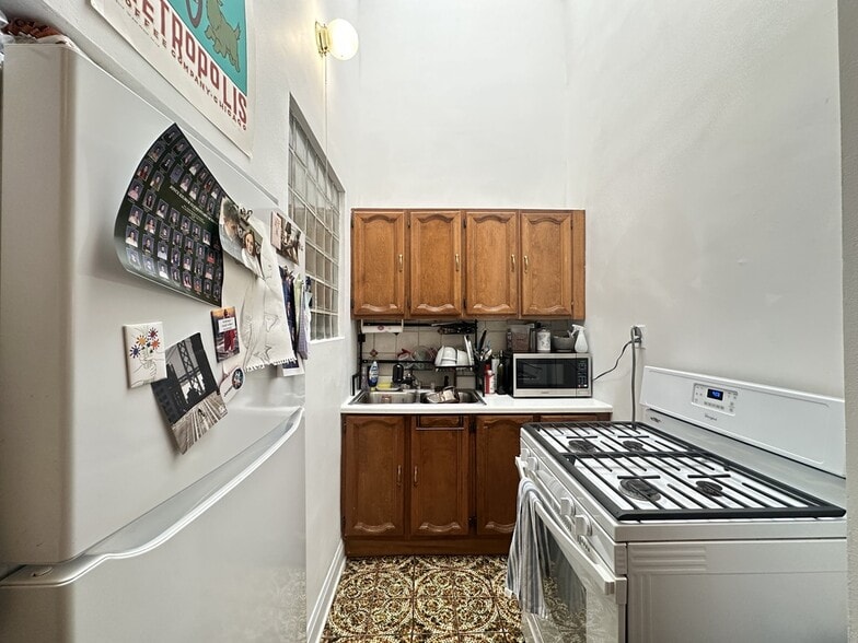 Building Photo - 1222 W Grace St