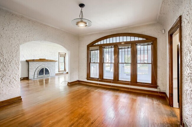 Building Photo - 3 Bedroom single family home in Denver