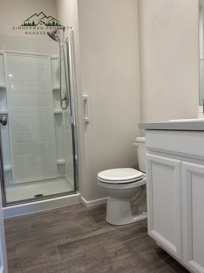 Building Photo - Gorgeous 5-bedroom, 3-bathroom home is desirable Springfield neighborhood