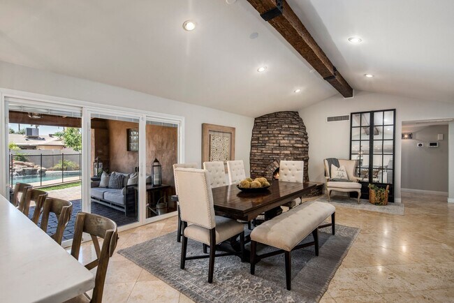 Building Photo - **STUNNING 3 BEDROOM/2 BATHROOM FULLY RENOVATED HOME IN SCOTTSDALE!! (THUNDERBIRD & 52ND ST)**