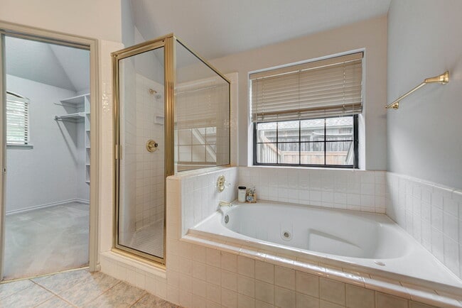 Building Photo - 4808 Baker St