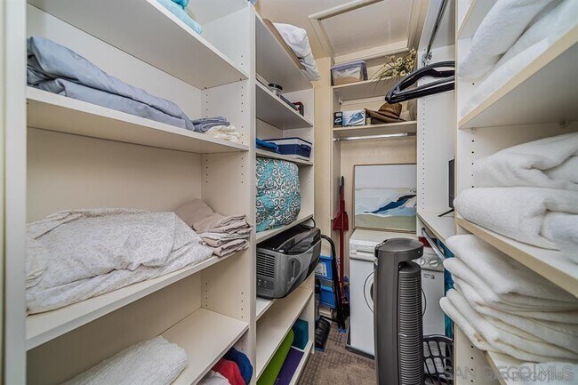 Building Photo - 215 Bonair St