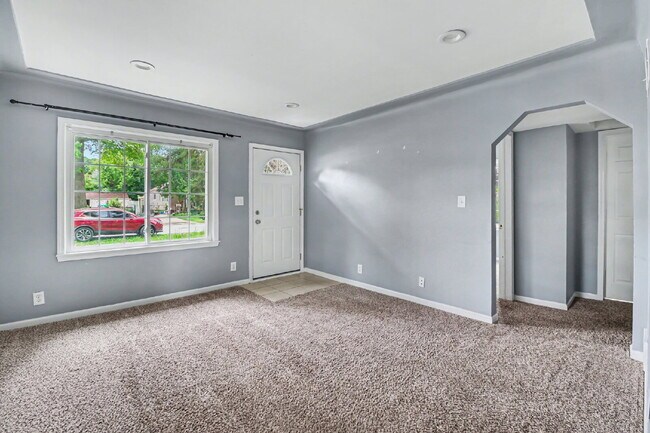 Building Photo - OWNER SPECIAL- Sign your lease by 9/22 and receive $50 off a month!