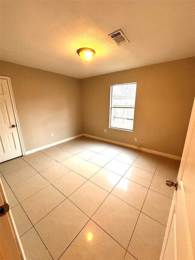 Building Photo - 1209 Glenn Ave