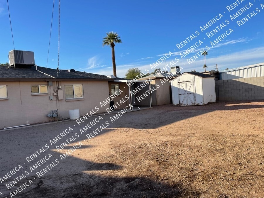 Building Photo - 8835 N 28th Ave