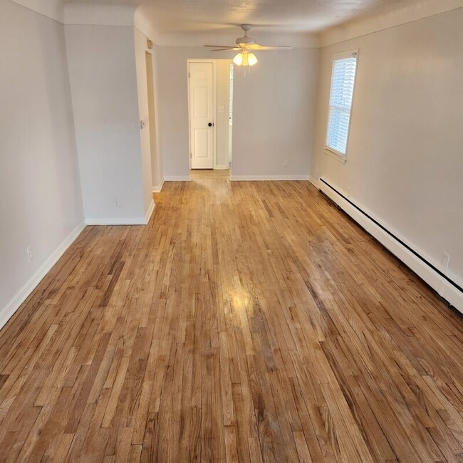 Building Photo - 2822 Kingman Blvd