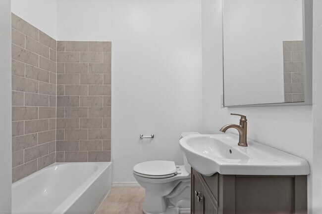 Building Photo - 42 Duer Pl