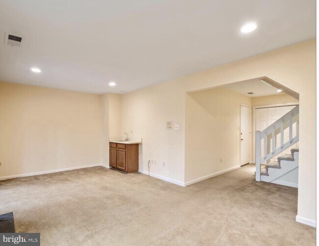 Building Photo - 6627 Westbury Oaks Ct