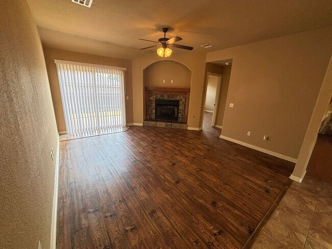 Building Photo - READY NOW! Your Future Home in Clabber Creek! Lawn Maintenance Included!