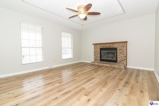 Building Photo - 214 Eagle Way