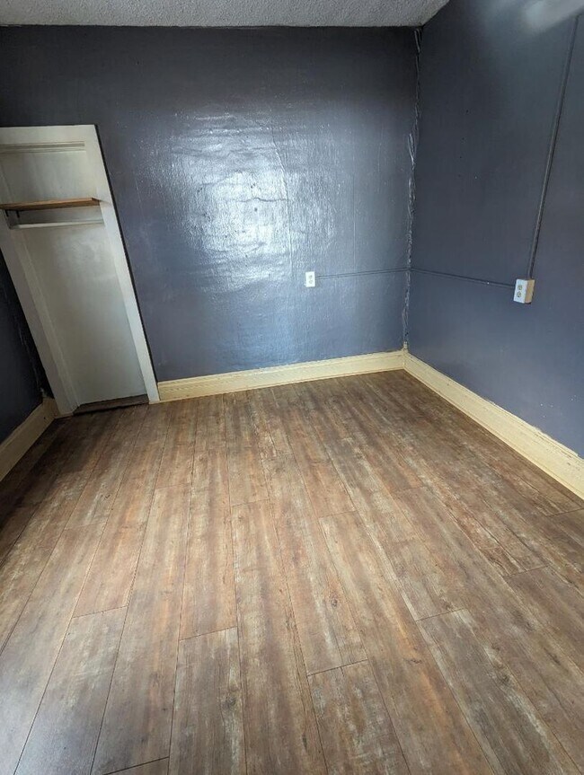 Building Photo - House for Rent- Bristol, SD