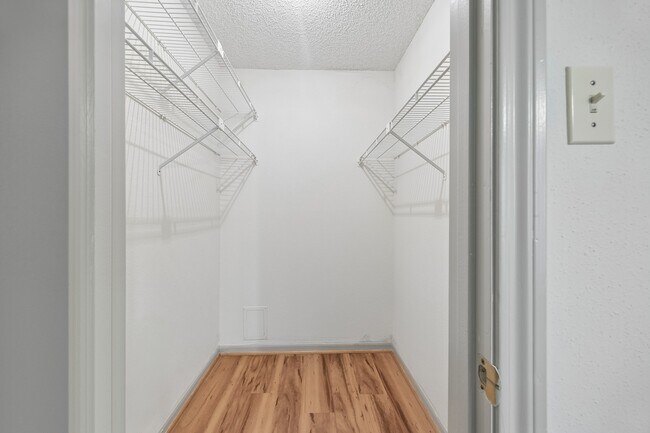 Building Photo - 1311 Antoine Dr