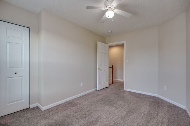 Building Photo - 3594 Armada Dr