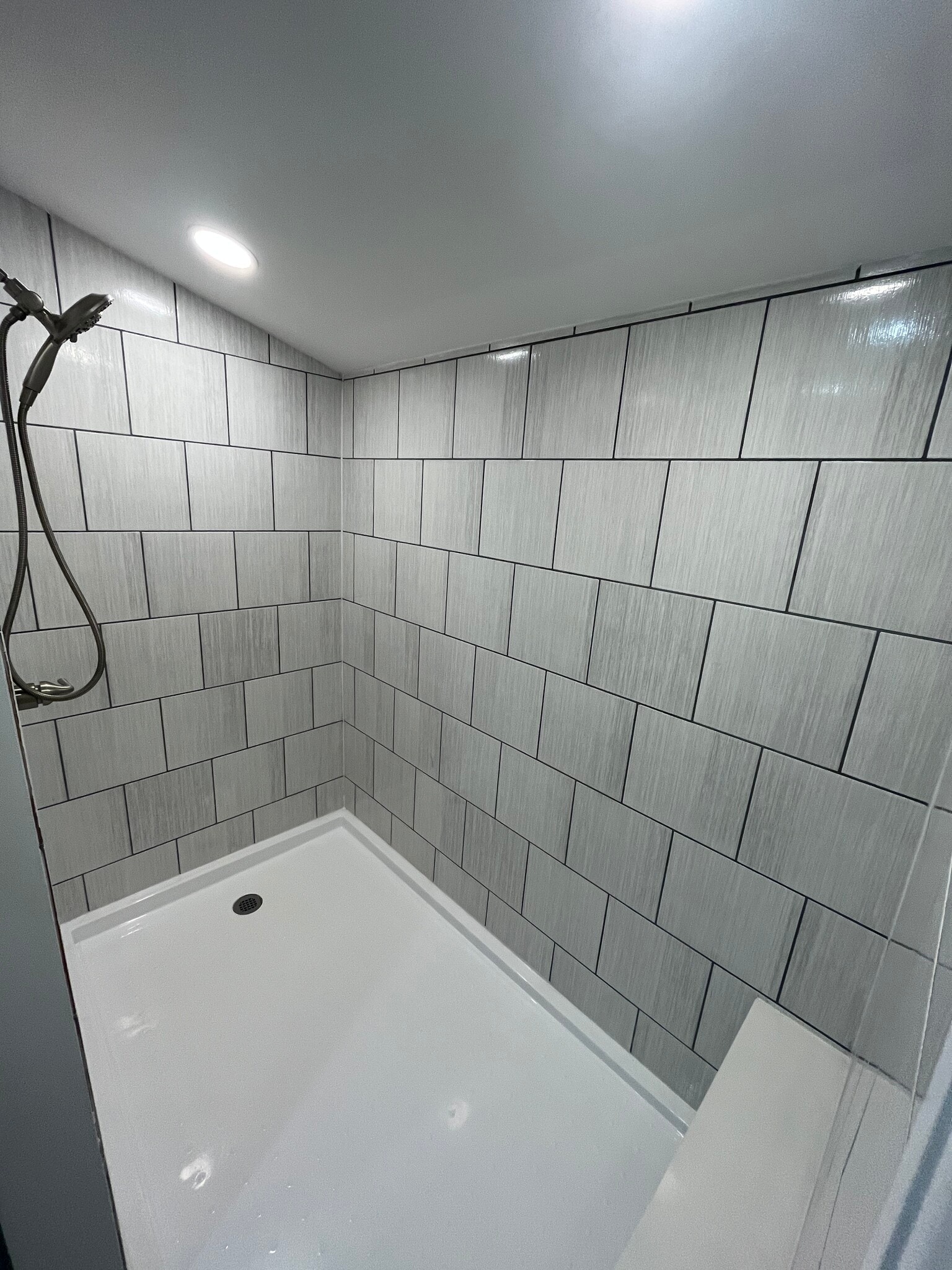 Building Photo - 64 Sand Creek Rd