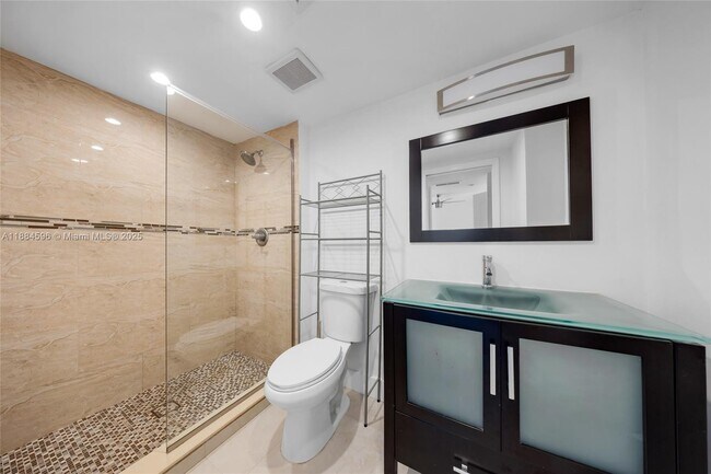 Building Photo - 20301 W Country Club Dr