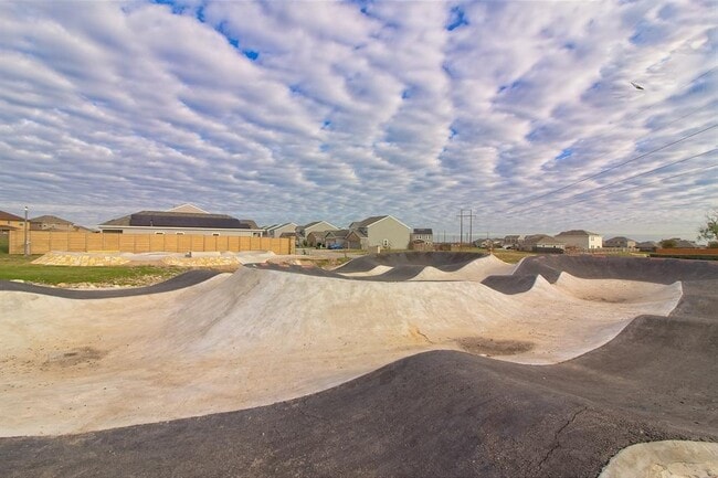 Building Photo - 208 Kellys Heroes Wy