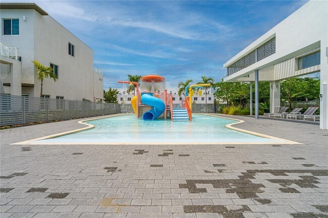 Building Photo - 6326 NW 105th Pl