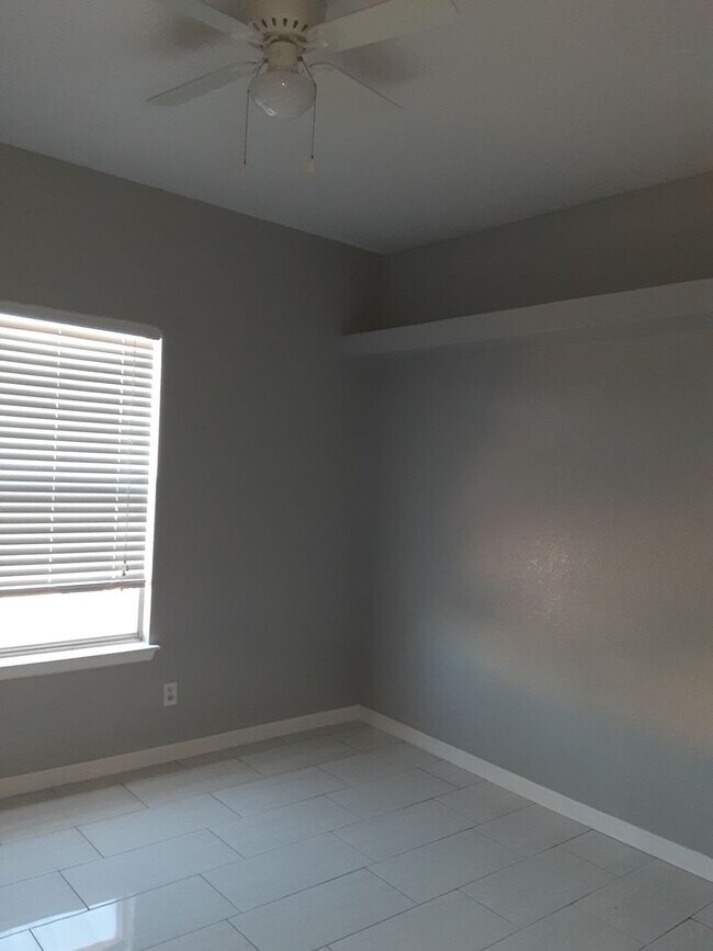 Building Photo - Corner Lot Home in Gated Santa Teresa