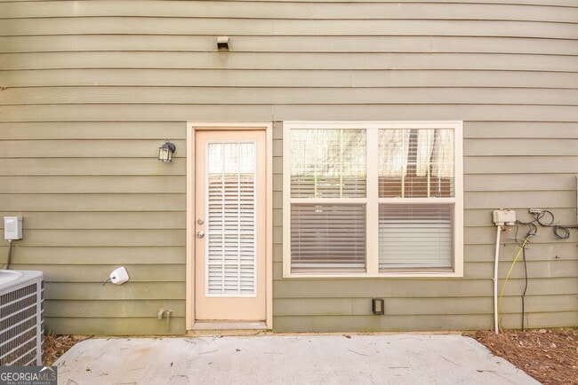 Building Photo - 121 Townview Dr