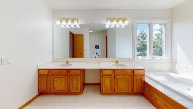 Building Photo - 2917 Bayberry Rd