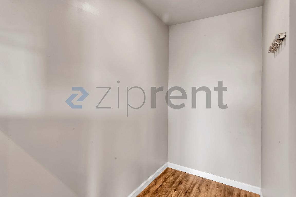 Building Photo - Unit 2466